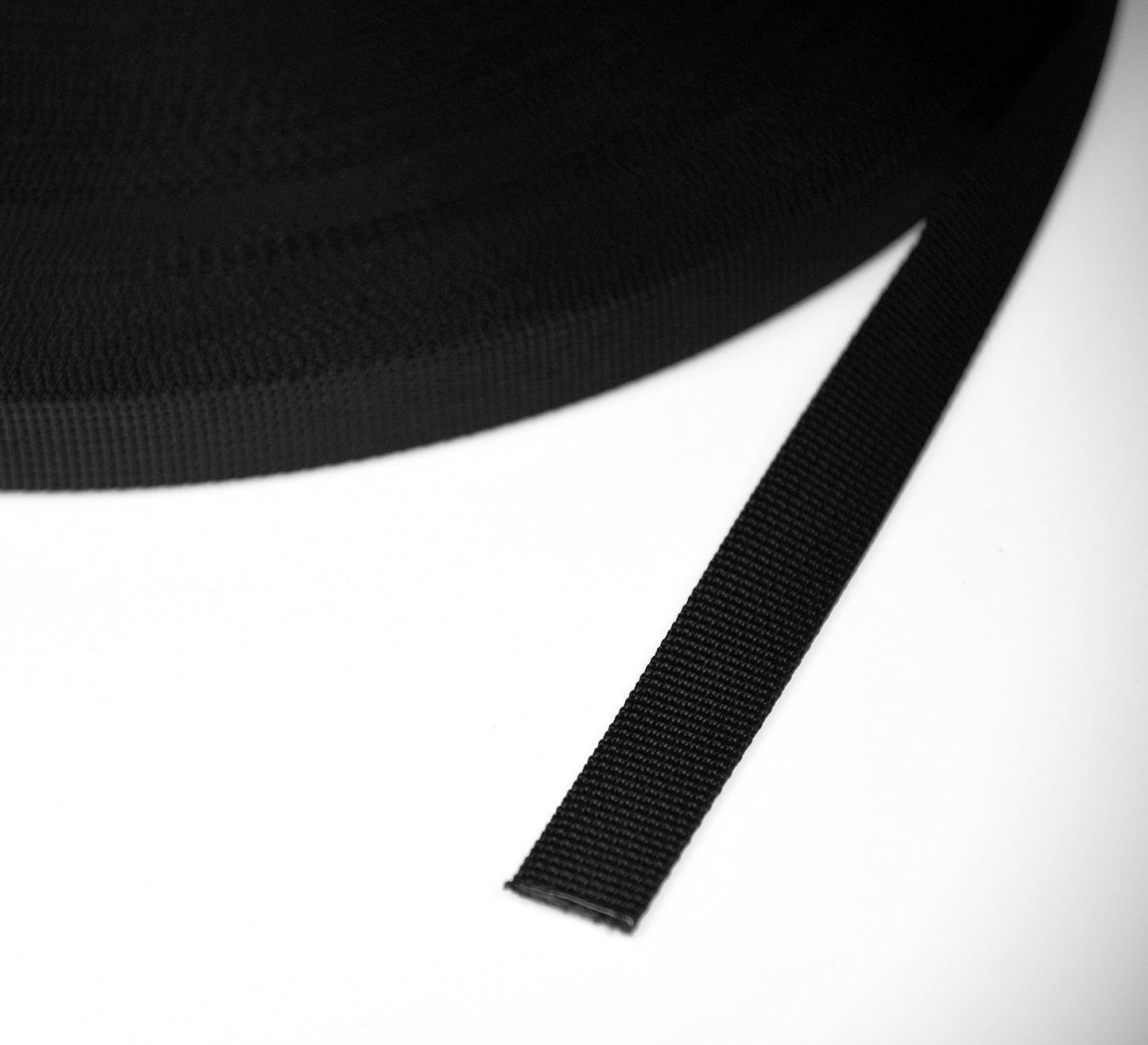 close-up-showing-15mm-polyester-webbing-end-of-roll